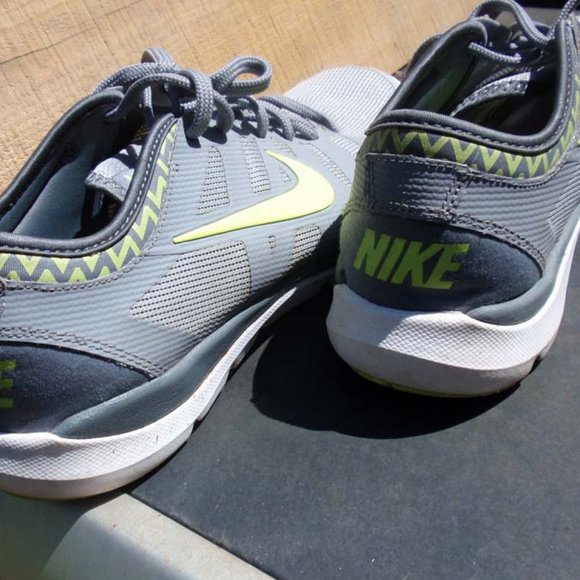 Nike Lightweight Mesh running shoe Gray 8.5 - Picture 3 of 4